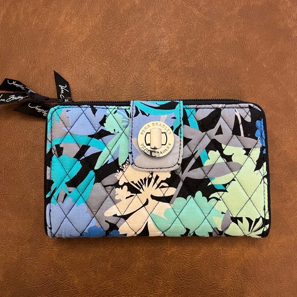 NWOT Vera Bradley Wallet